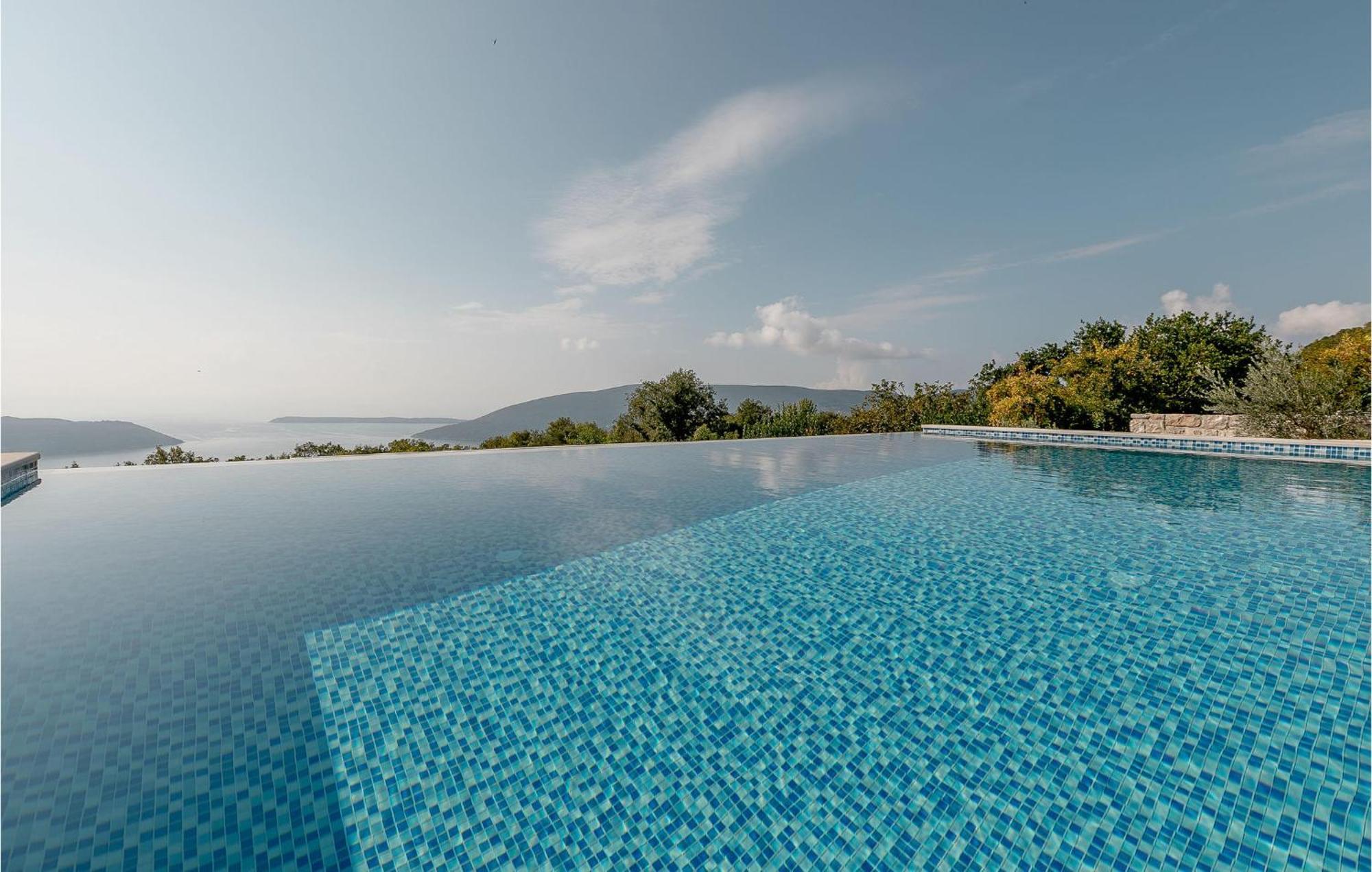 Amazing Home In Herceg Novi With House Sea View מראה חיצוני תמונה