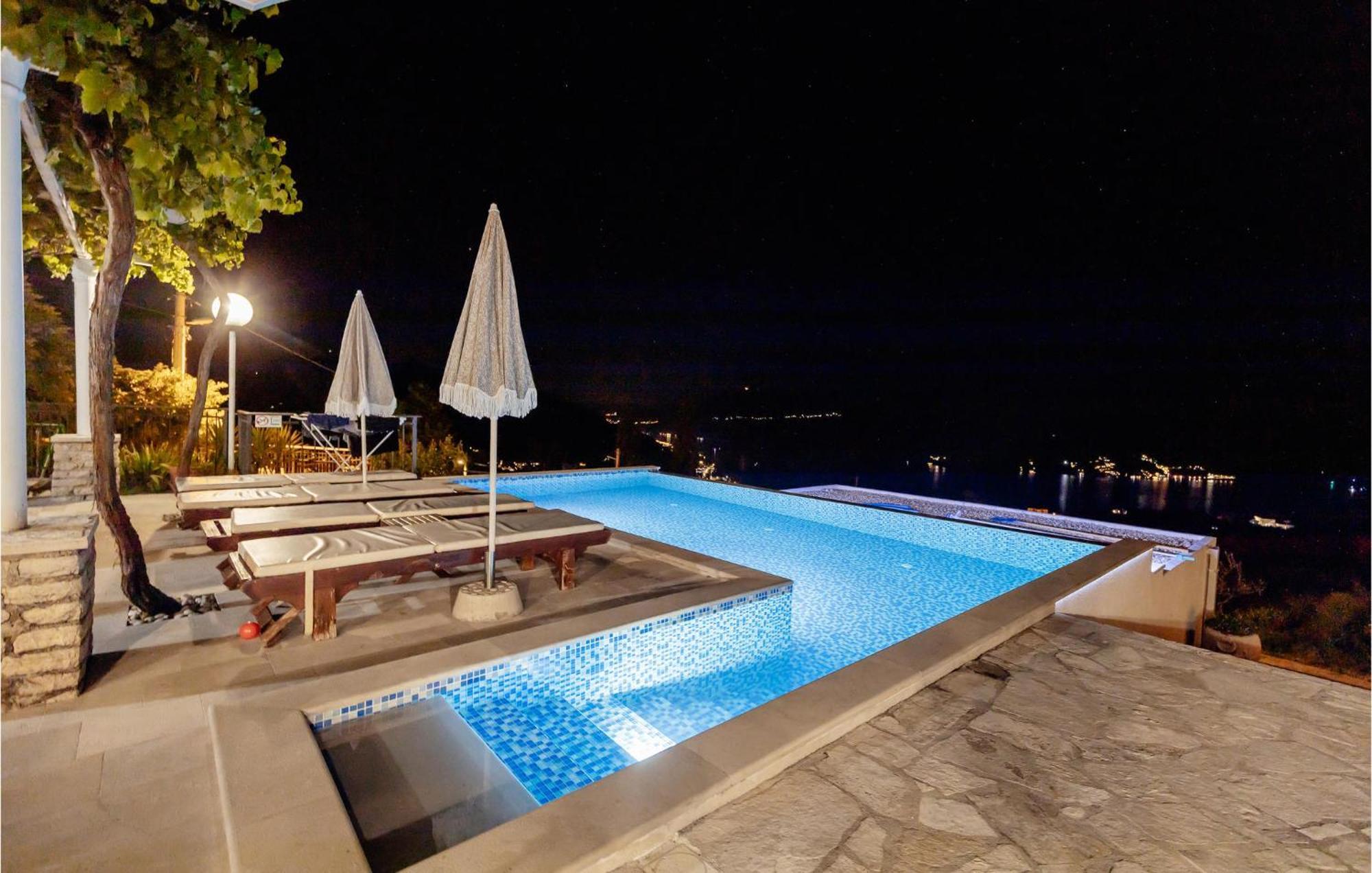 Amazing Home In Herceg Novi With House Sea View מראה חיצוני תמונה