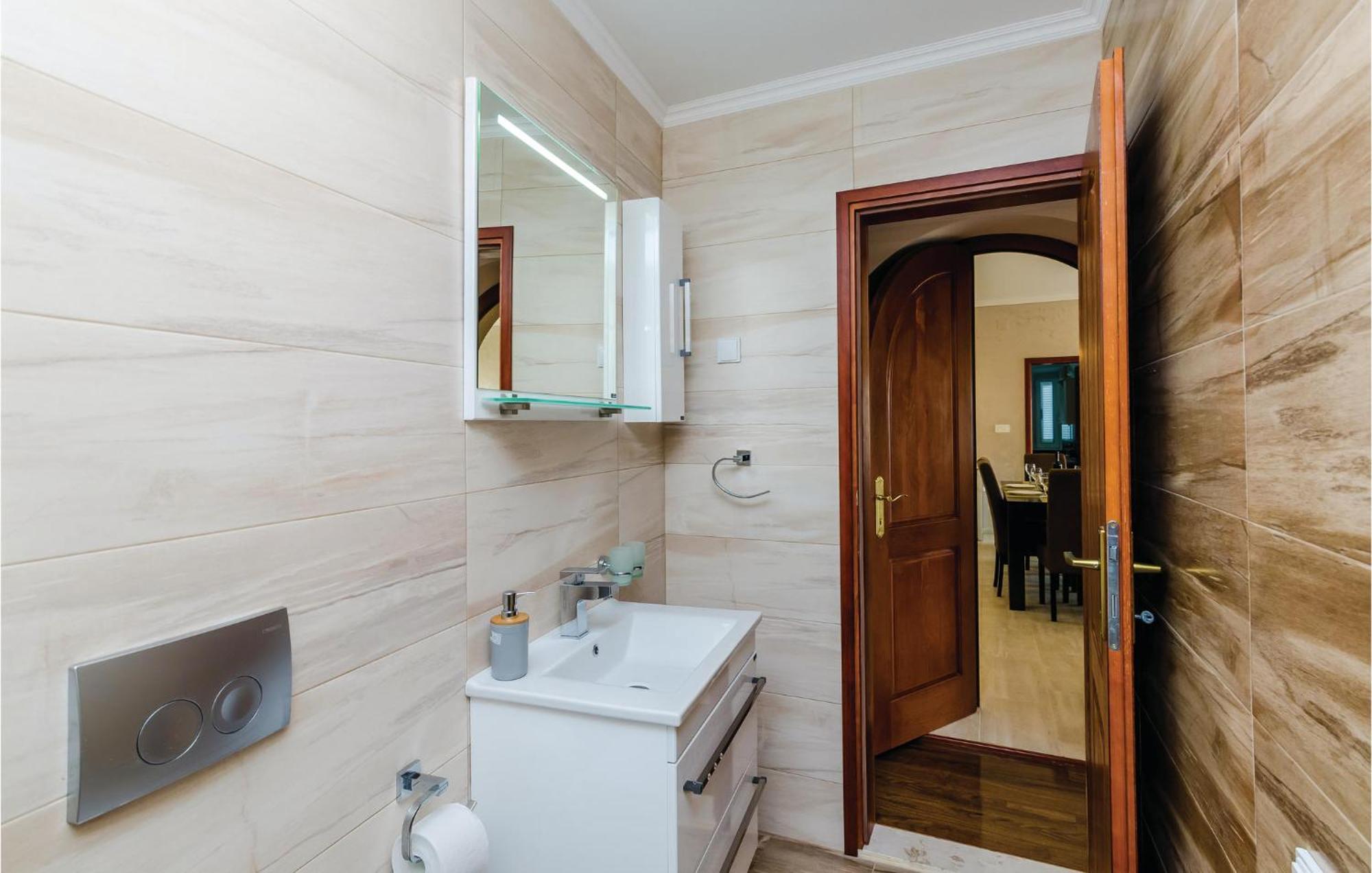 Amazing Home In Herceg Novi With House Sea View מראה חיצוני תמונה