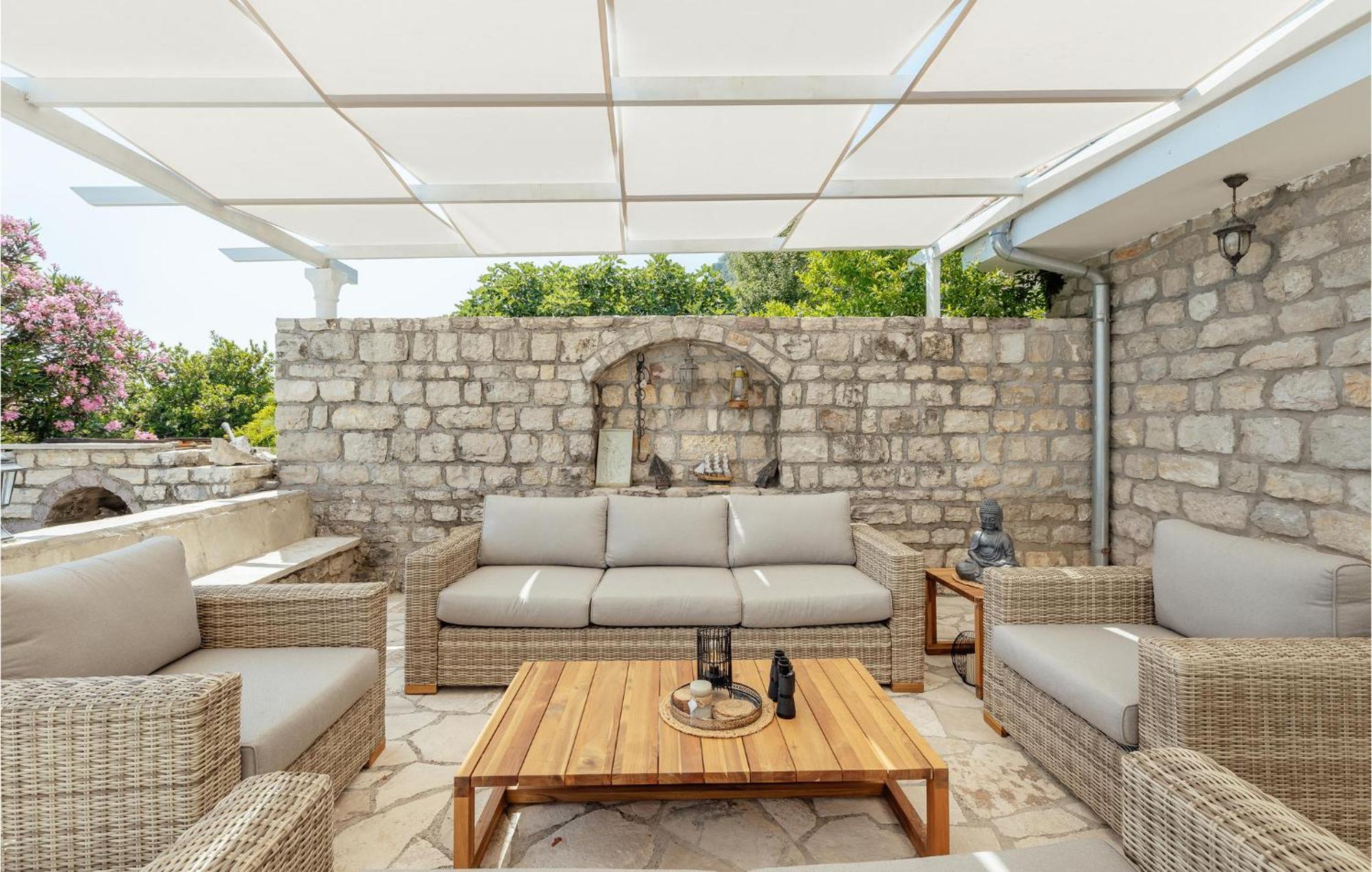 Amazing Home In Herceg Novi With House Sea View מראה חיצוני תמונה
